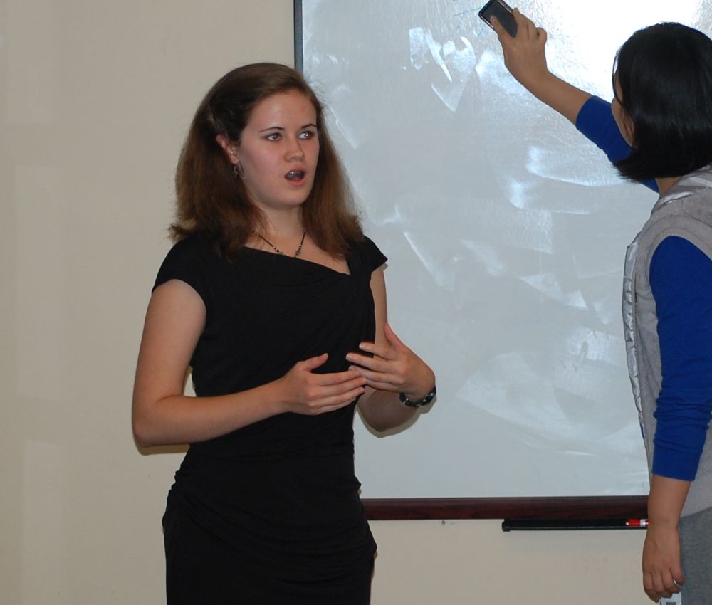 Student presentation in Chinese language class, UNC